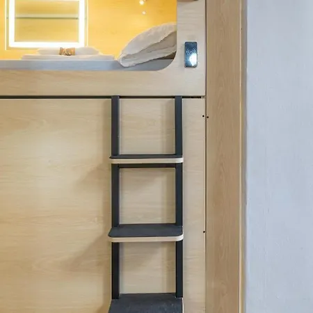 Bed and breakfast Hostelit, Capsule *