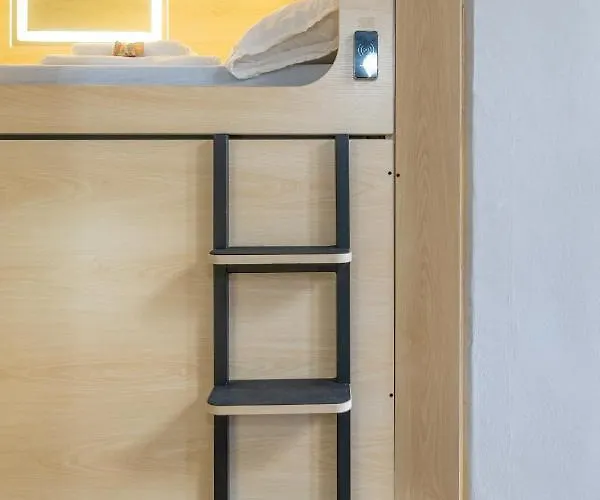 Bed and breakfast Hostelit, Capsule *